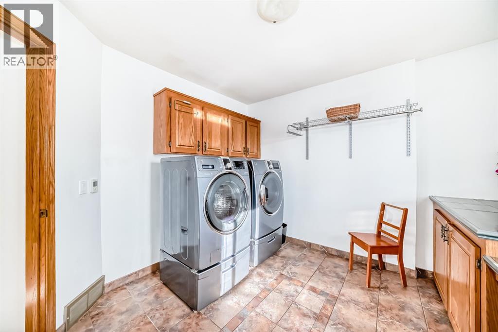 Single Family House for Sale in  Edgeview Road NW Edgemont Calgary 