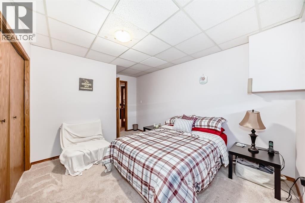 Single Family House for Sale in  Edgeview Road NW Edgemont Calgary 