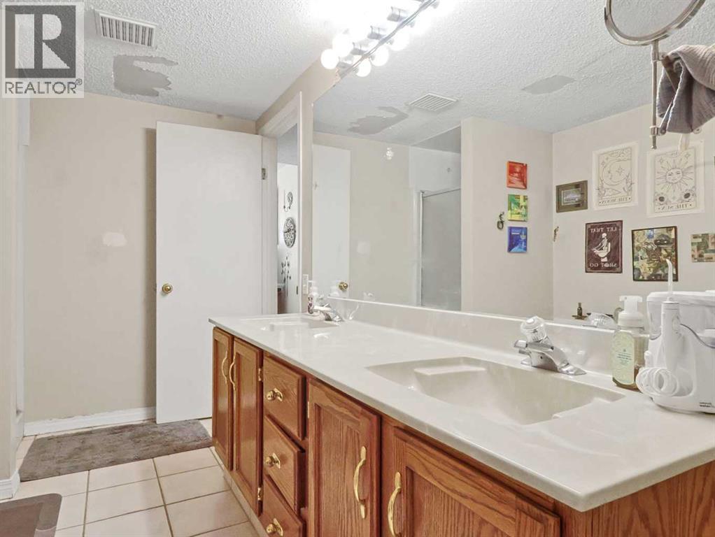 Single Family House for Sale in    Avenue SW Sunalta Calgary 