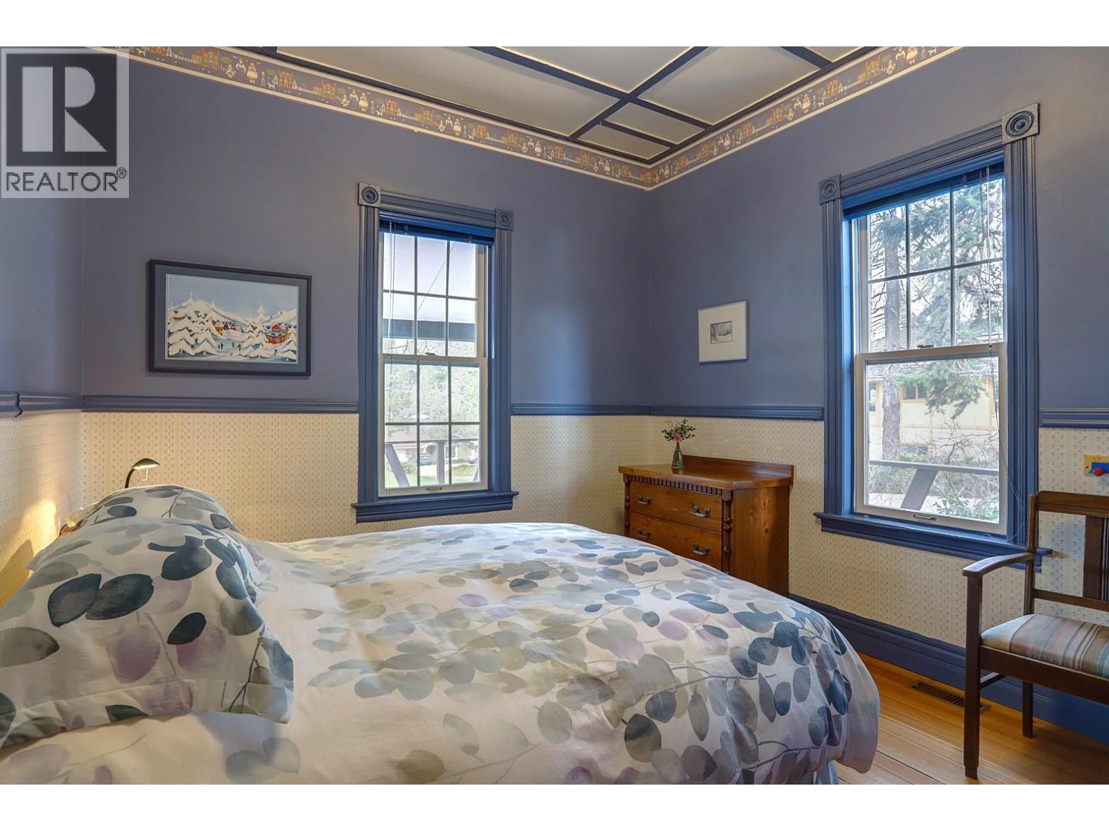 5051 11 STREET NE - 41