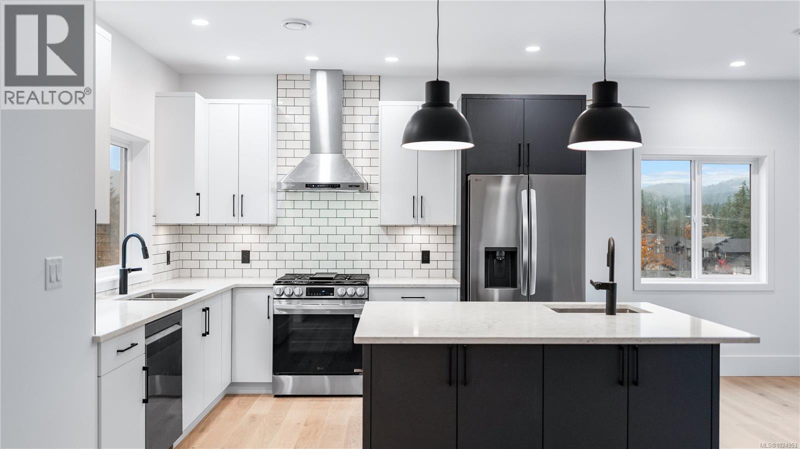  858 Tomack Loop, Langford