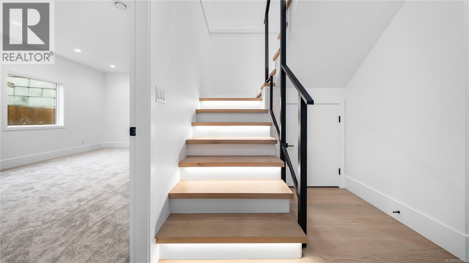  858 Tomack Loop, Langford