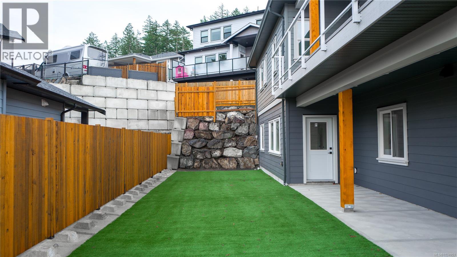  858 Tomack Loop, Langford