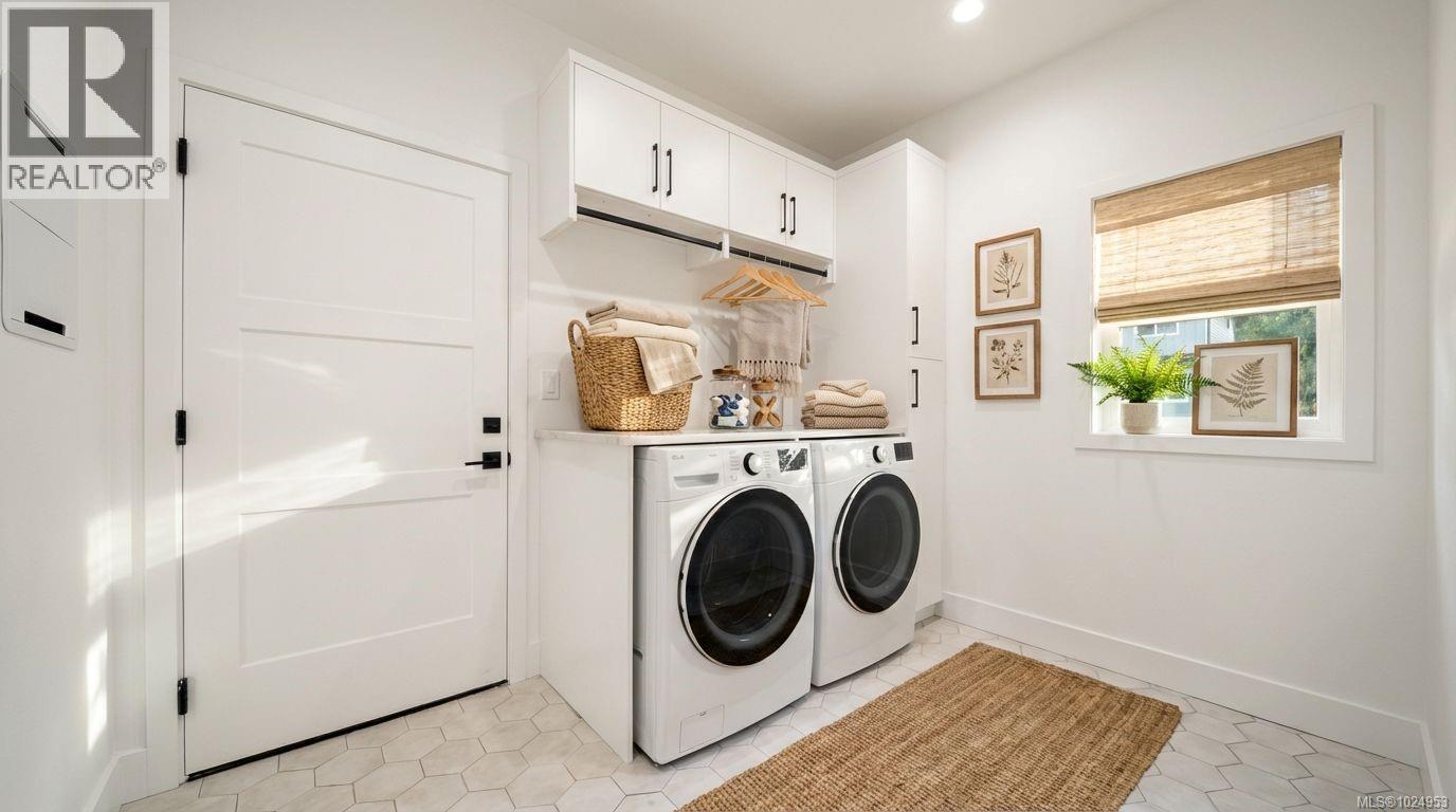  858 Tomack Loop, Langford