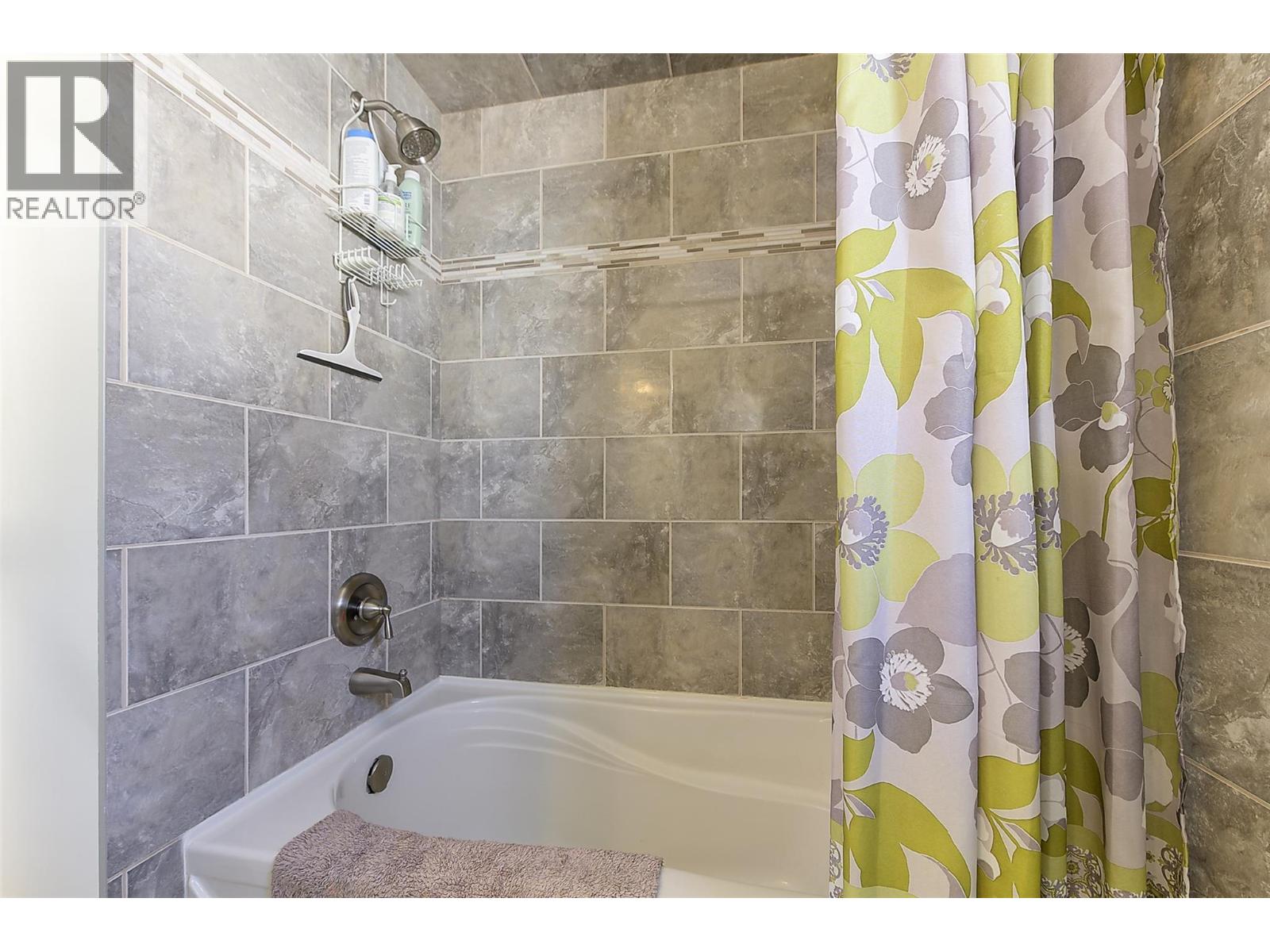 889 Mission Springs Crescent, Kelowna