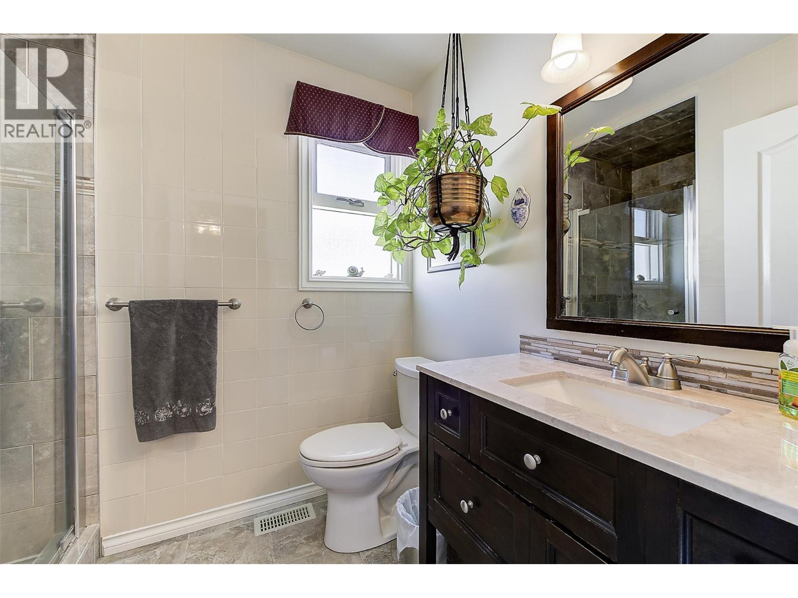 889 Mission Springs Crescent, Kelowna