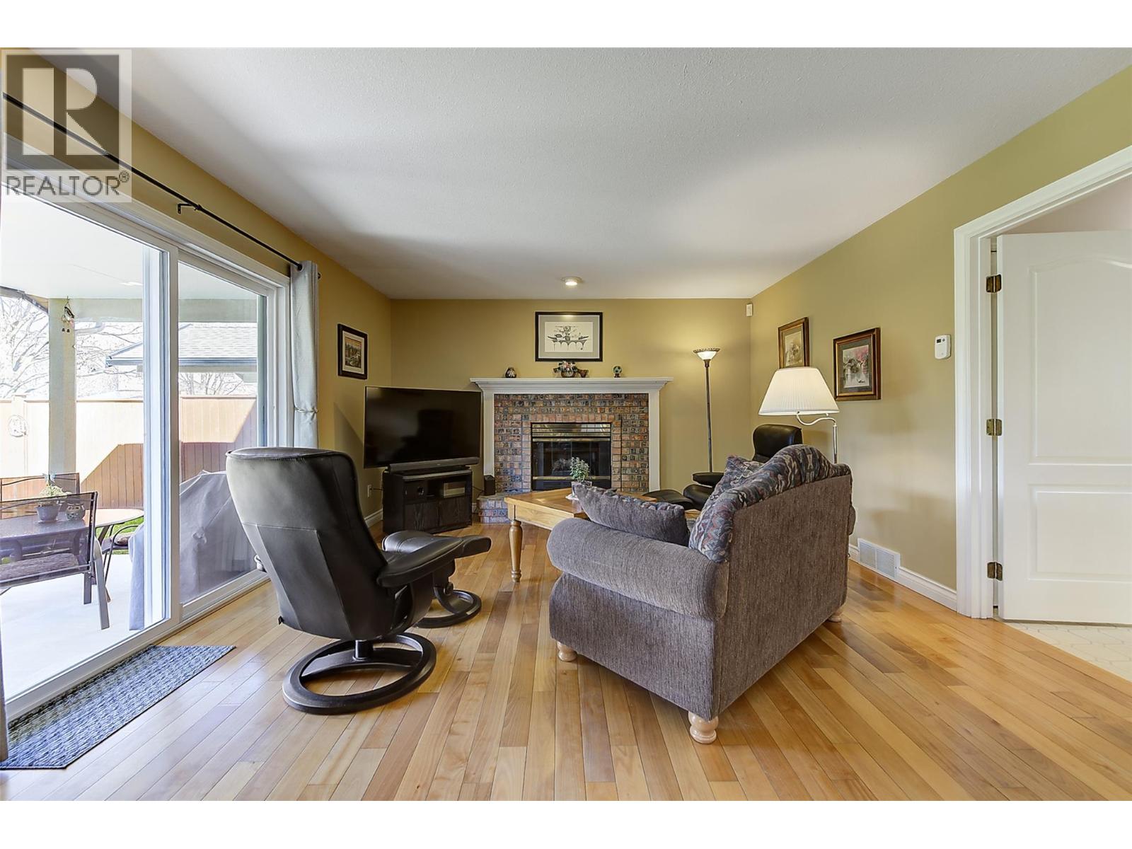 889 Mission Springs Crescent, Kelowna