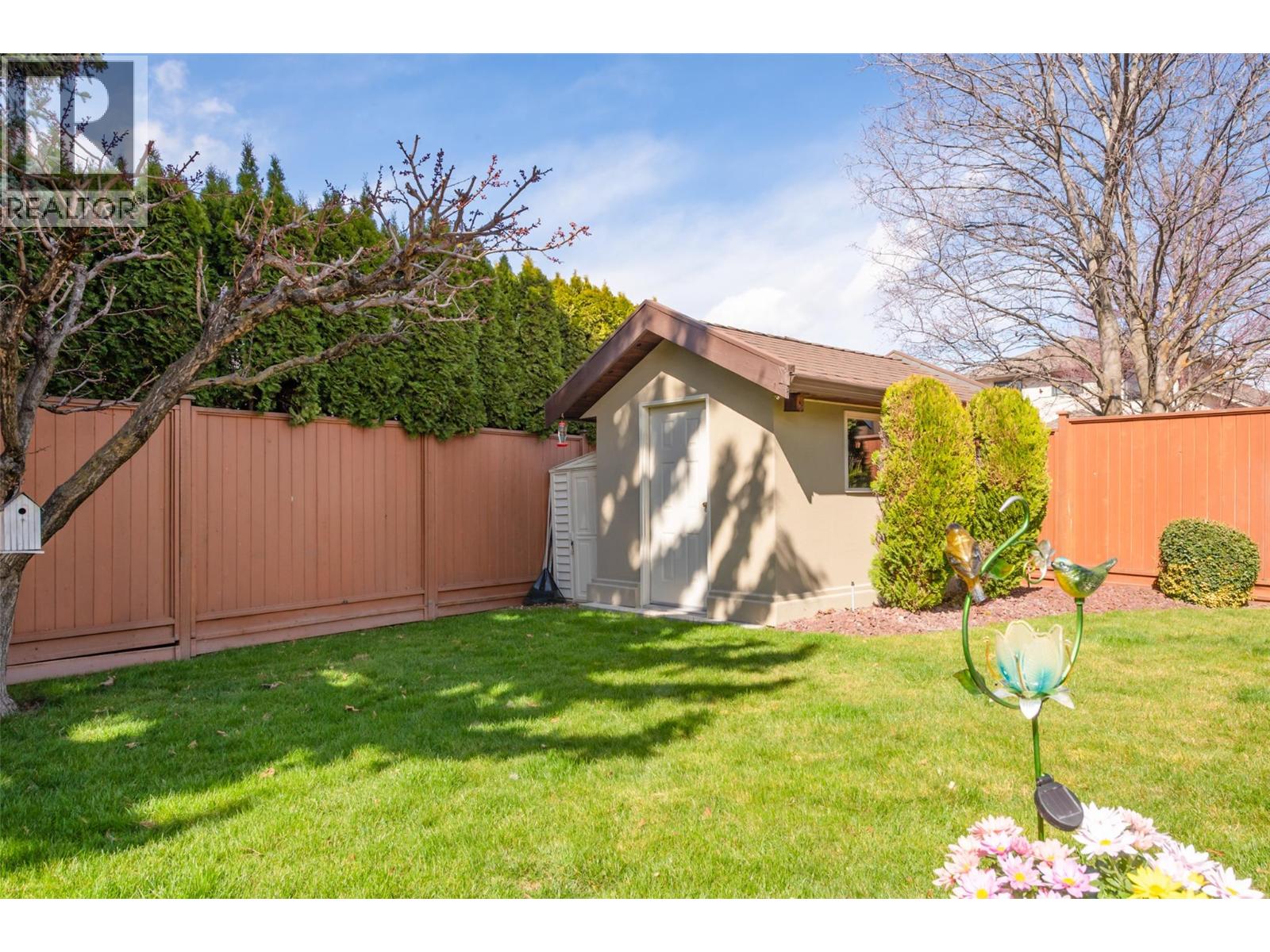 889 Mission Springs Crescent, Kelowna