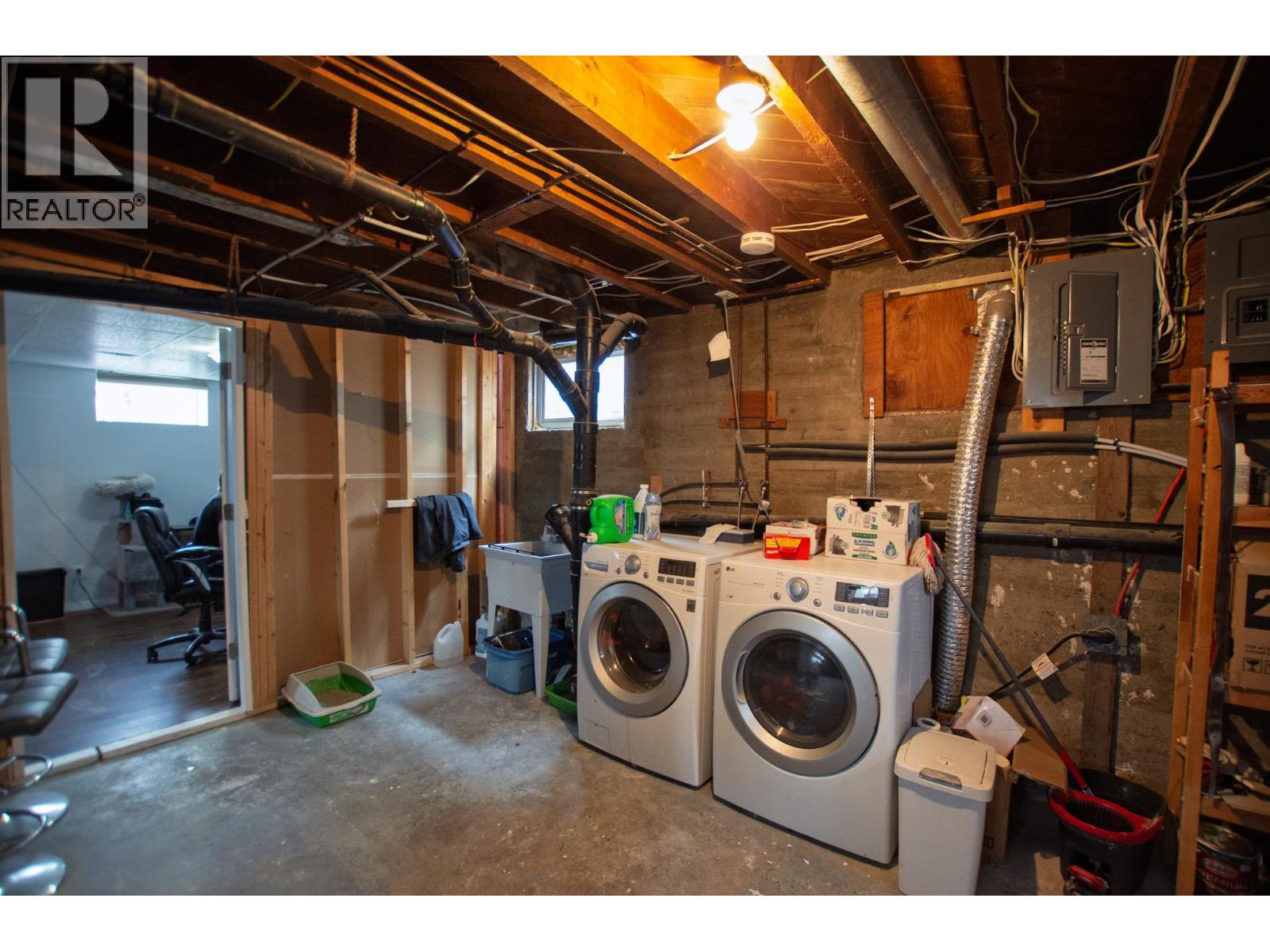 1904 UPLAND STREET - 21