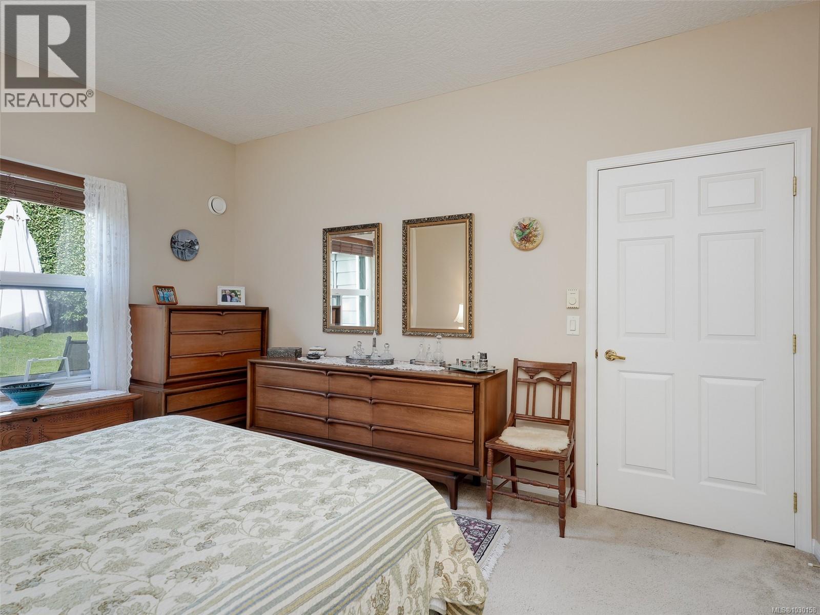 #6 7980 EAST SAANICH RD - 12