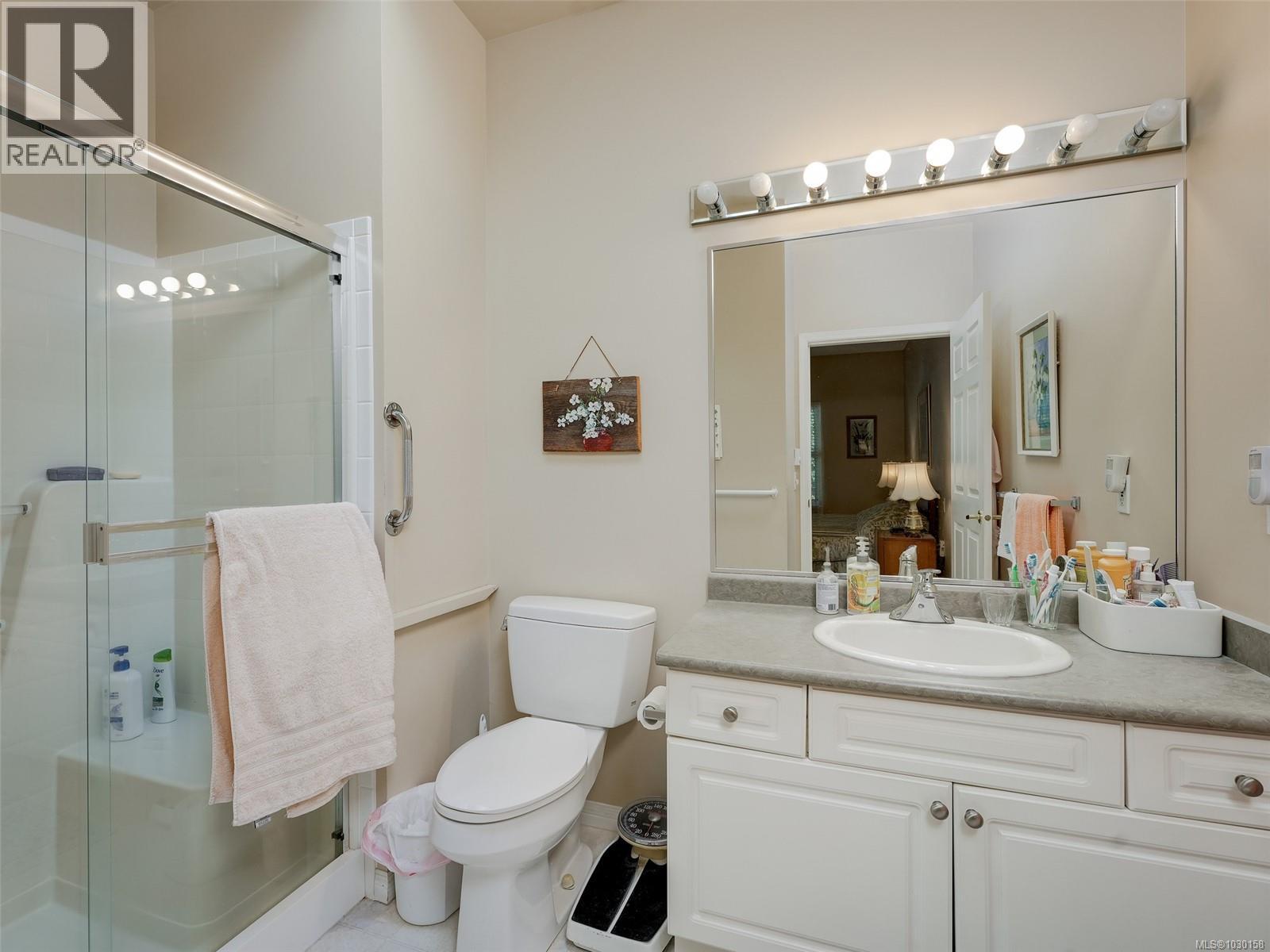 #6 7980 EAST SAANICH RD - 14