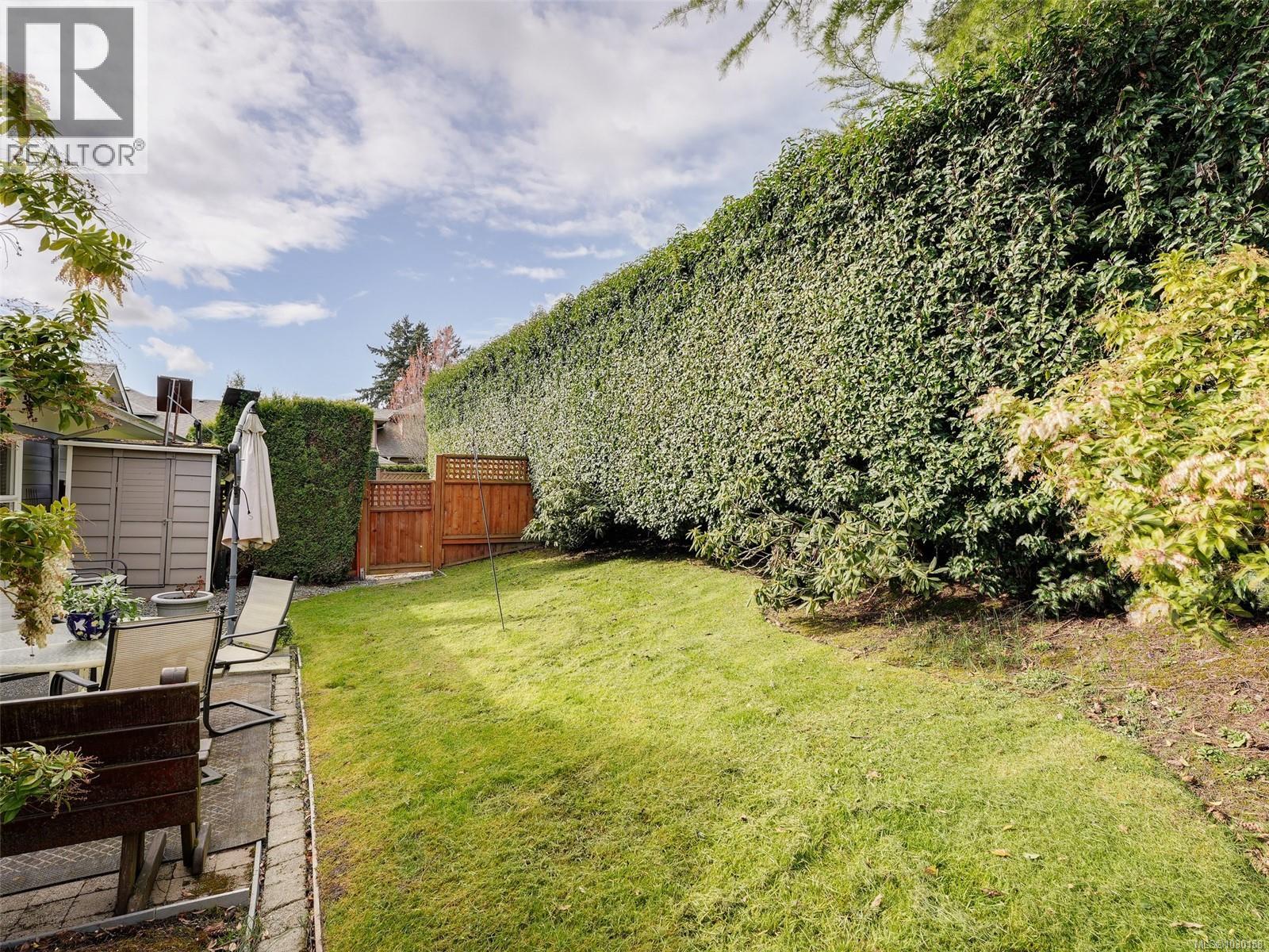 #6 7980 EAST SAANICH RD - 22