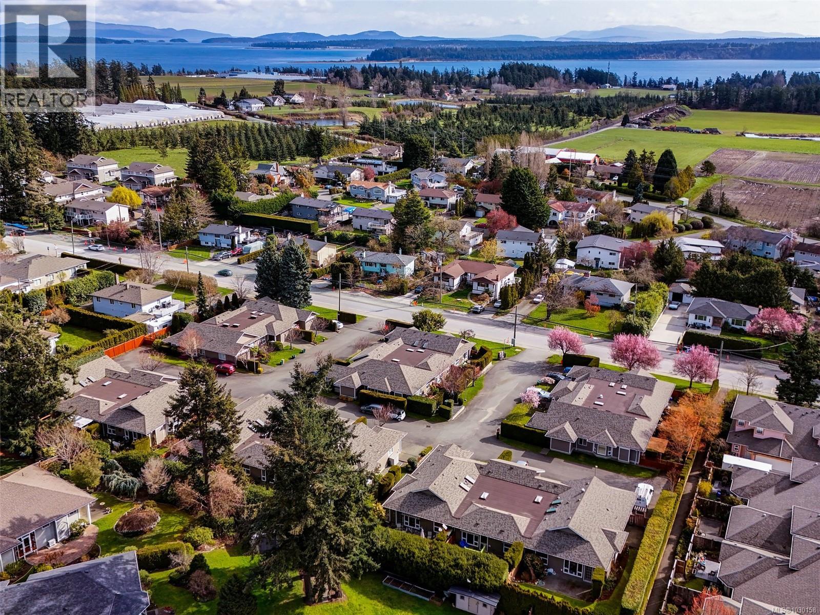 #6 7980 EAST SAANICH RD - 26