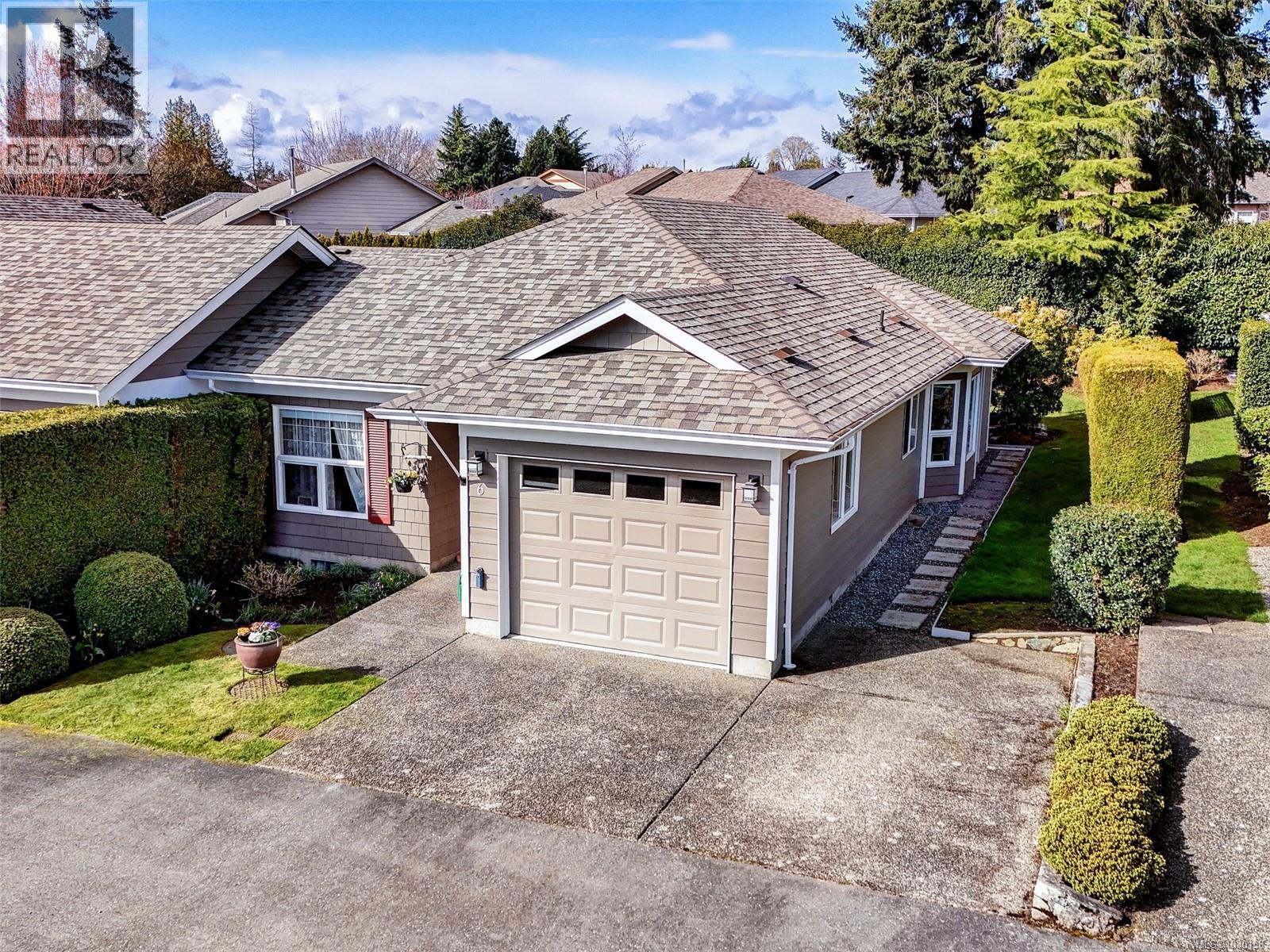 #6 7980 EAST SAANICH RD - 34