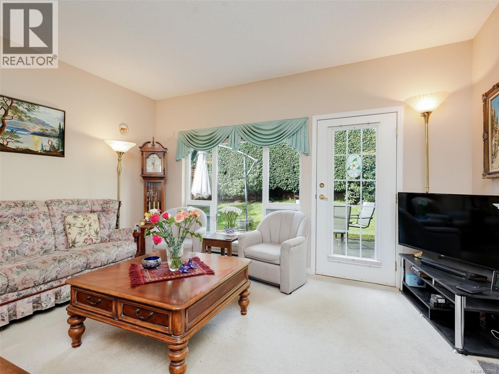 #6 7980 EAST SAANICH RD - 4