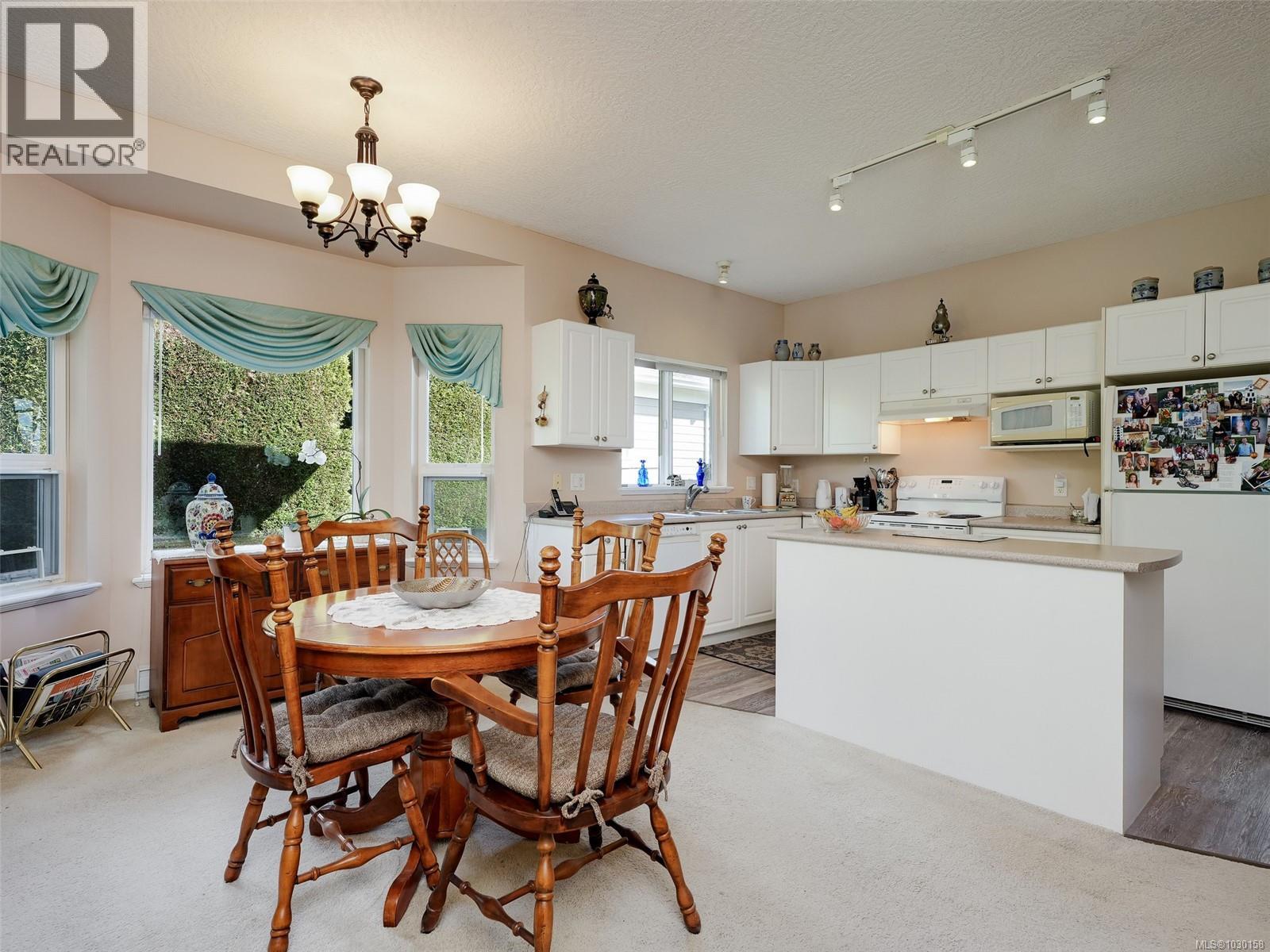 #6 7980 EAST SAANICH RD - 6