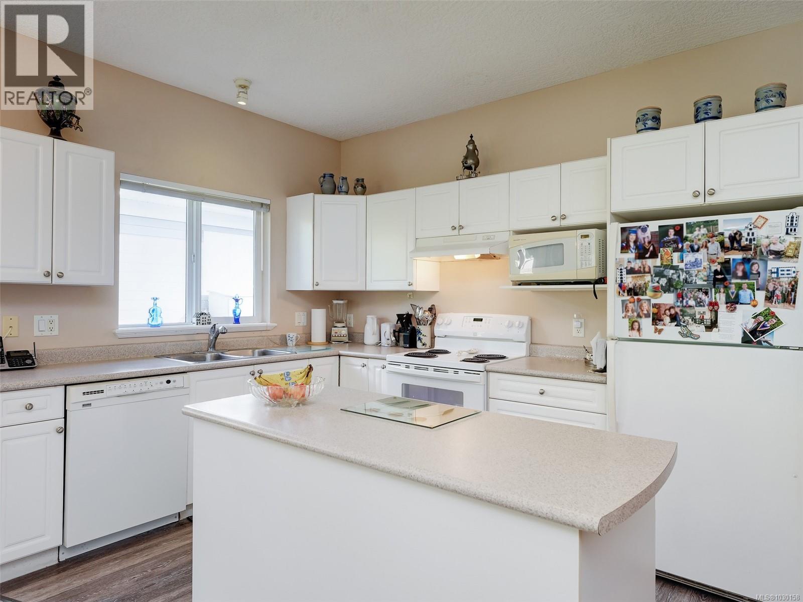 #6 7980 EAST SAANICH RD - 9