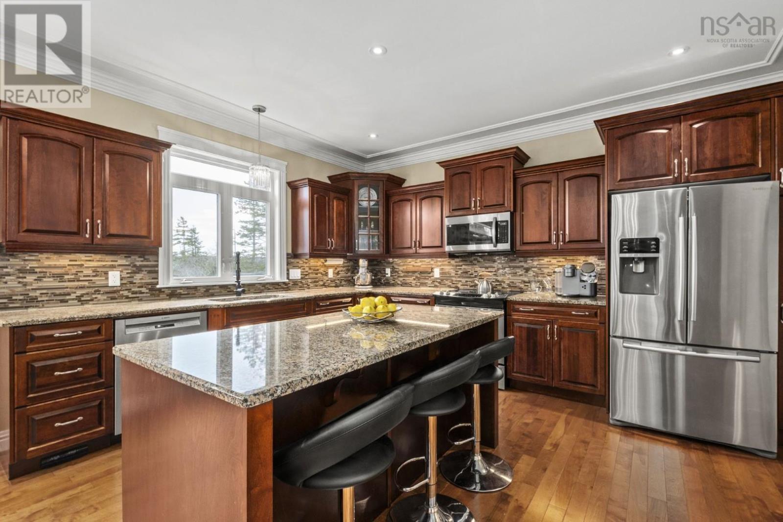 Property 29 of 51 of 172 Voyageur Way