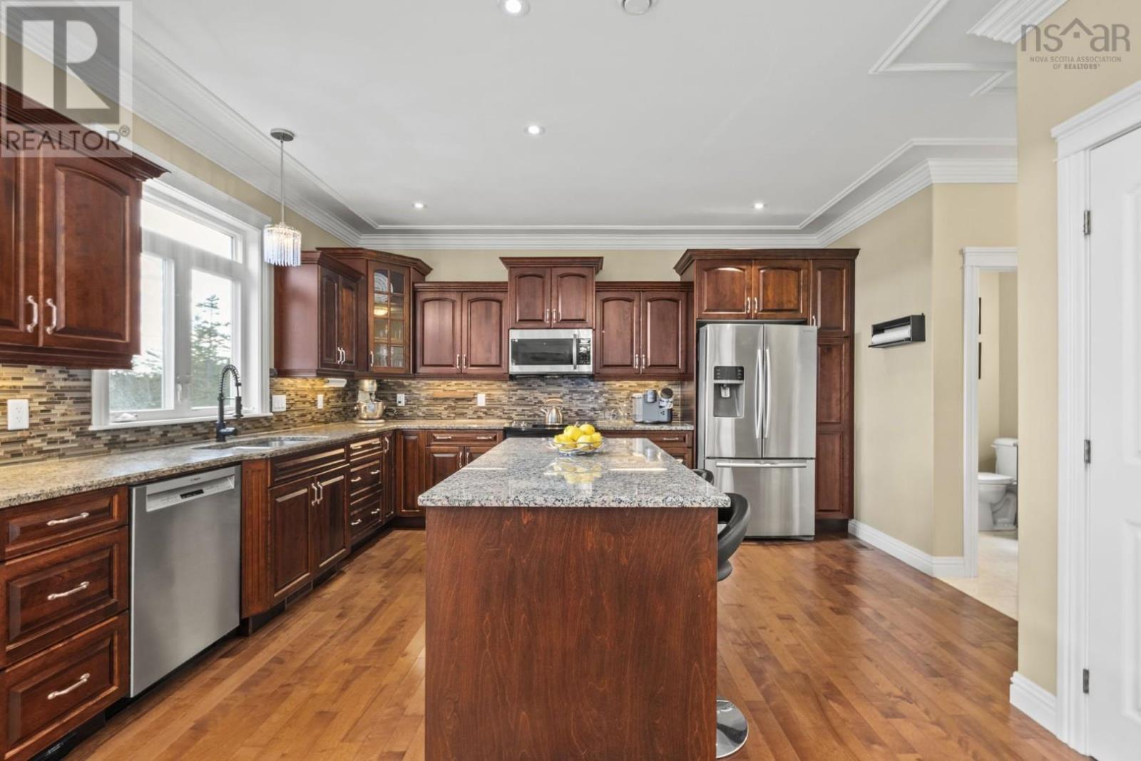 Property 23 of 51 of 172 Voyageur Way