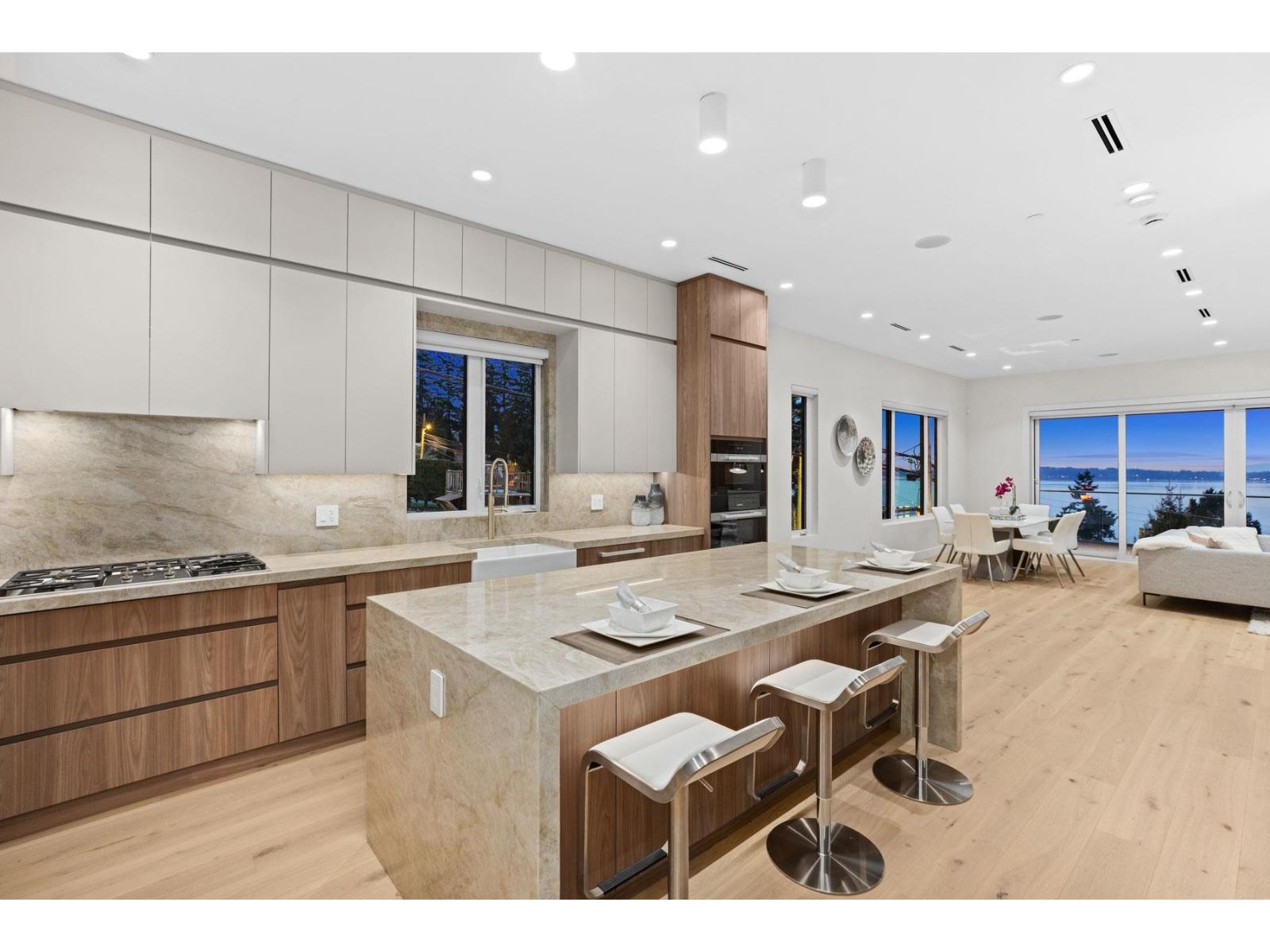 14799 OXENHAM AVENUE, White Rock