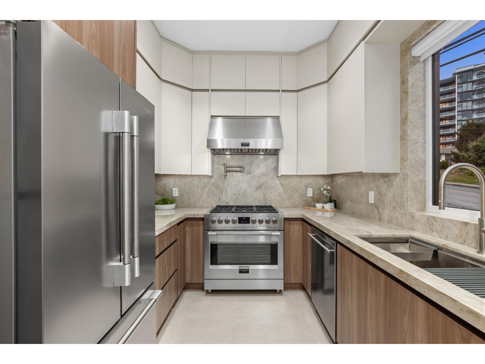 14799 OXENHAM AVENUE, White Rock