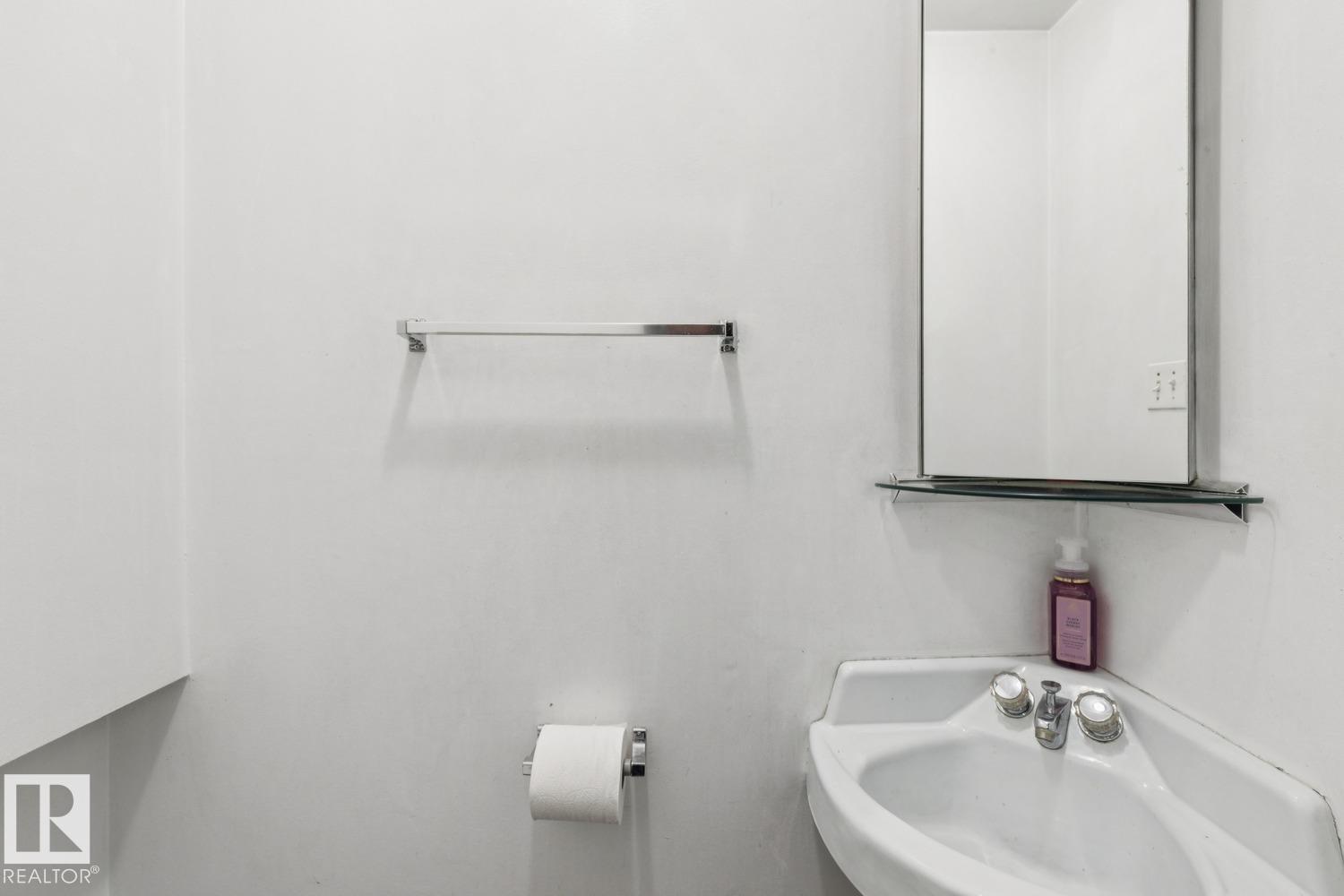 #14204 14206 14208 14210 103 AV NW, Edmonton