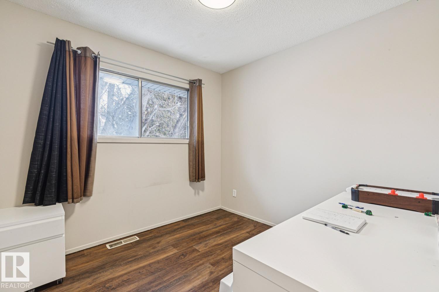 #14204 14206 14208 14210 103 AV NW, Edmonton