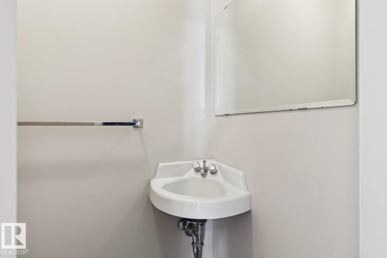 #14204 14206 14208 14210 103 AV NW, Edmonton