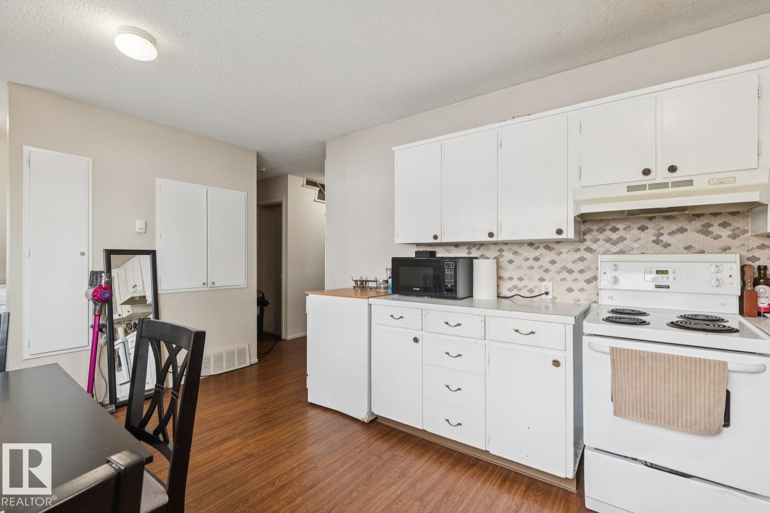 #14204 14206 14208 14210 103 AV NW, Edmonton