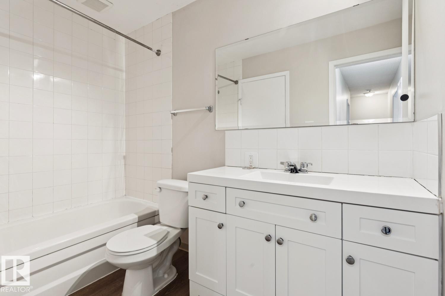 #14204 14206 14208 14210 103 AV NW, Edmonton