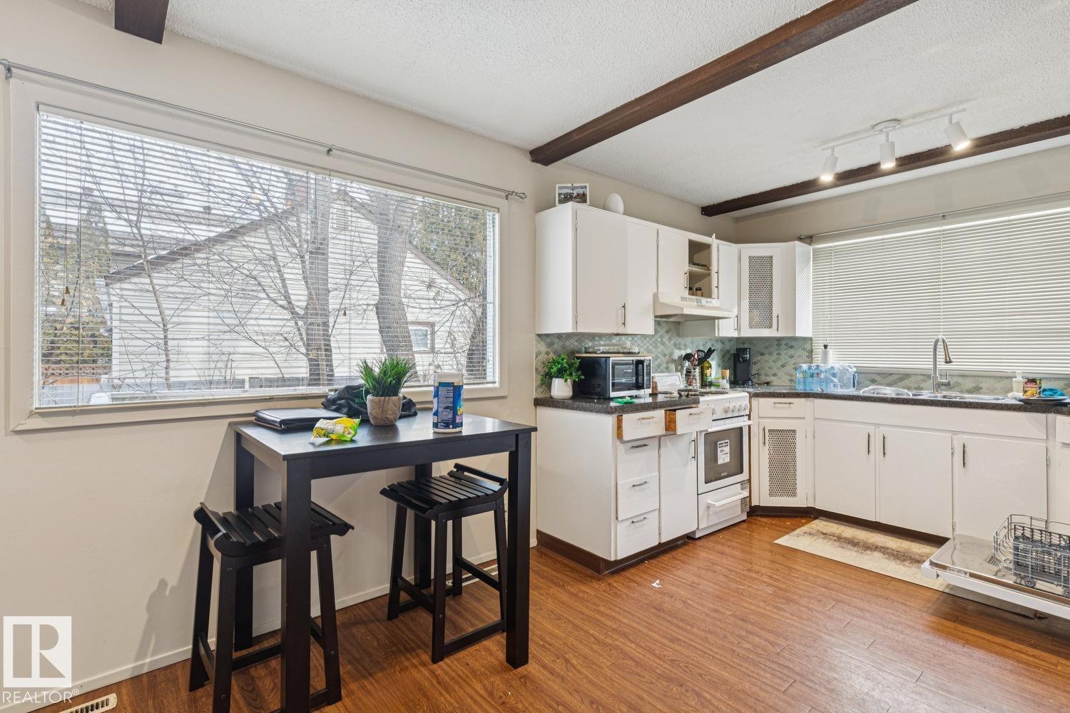 #14204 14206 14208 14210 103 AV NW, Edmonton