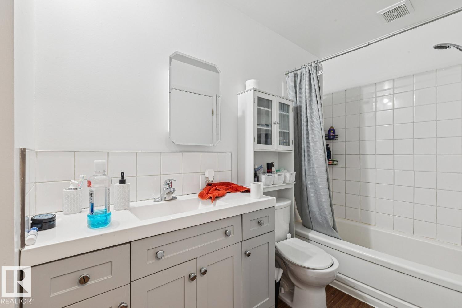 #14204 14206 14208 14210 103 AV NW, Edmonton