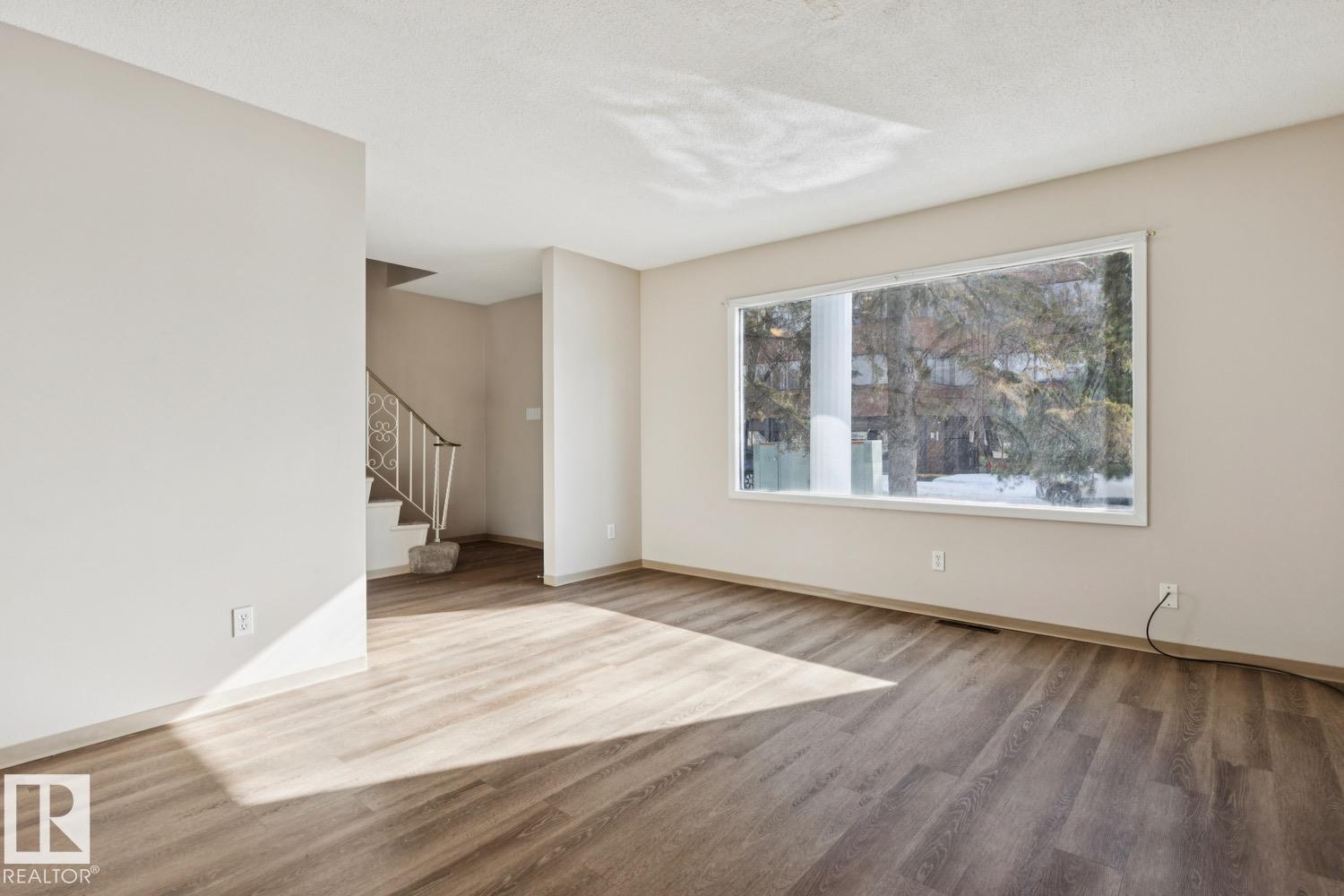 #14204 14206 14208 14210 103 AV NW, Edmonton