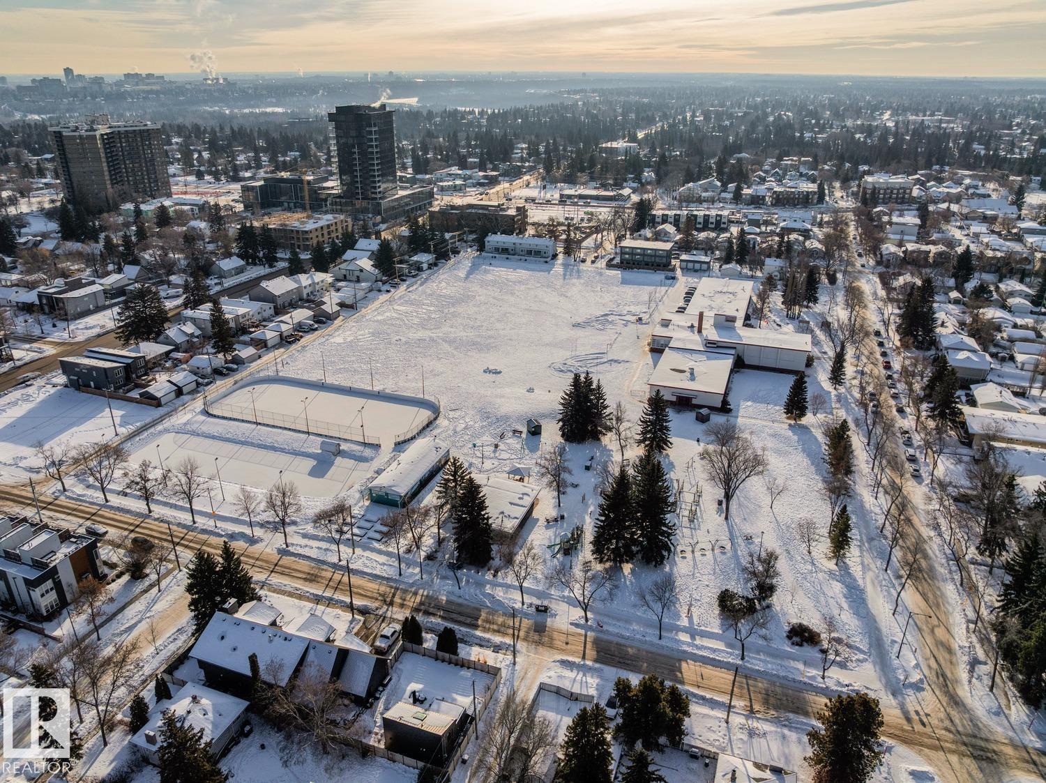 #14204 14206 14208 14210 103 AV NW, Edmonton