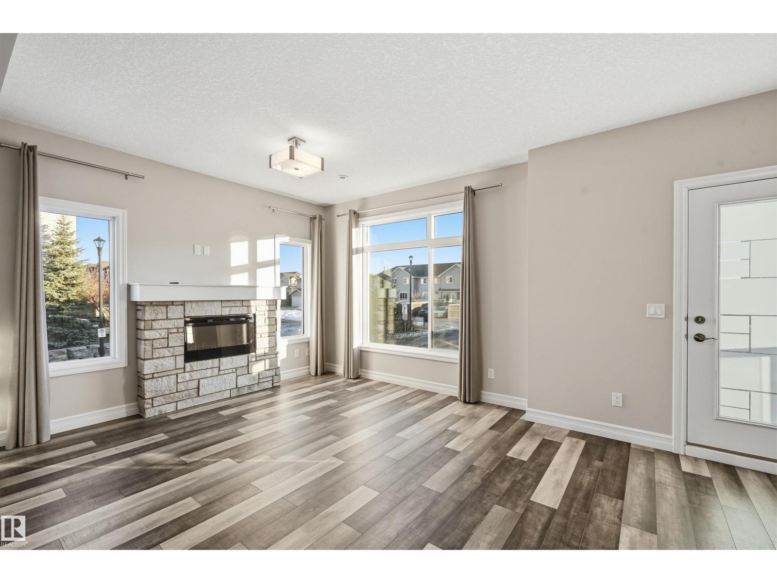 
          10 804 WELSH Drive SW
            <br/>
            <span>Edmonton</span>
            , 
            <span>AB</span>
             <span>T6X1Y8</span>
         - Photo 10