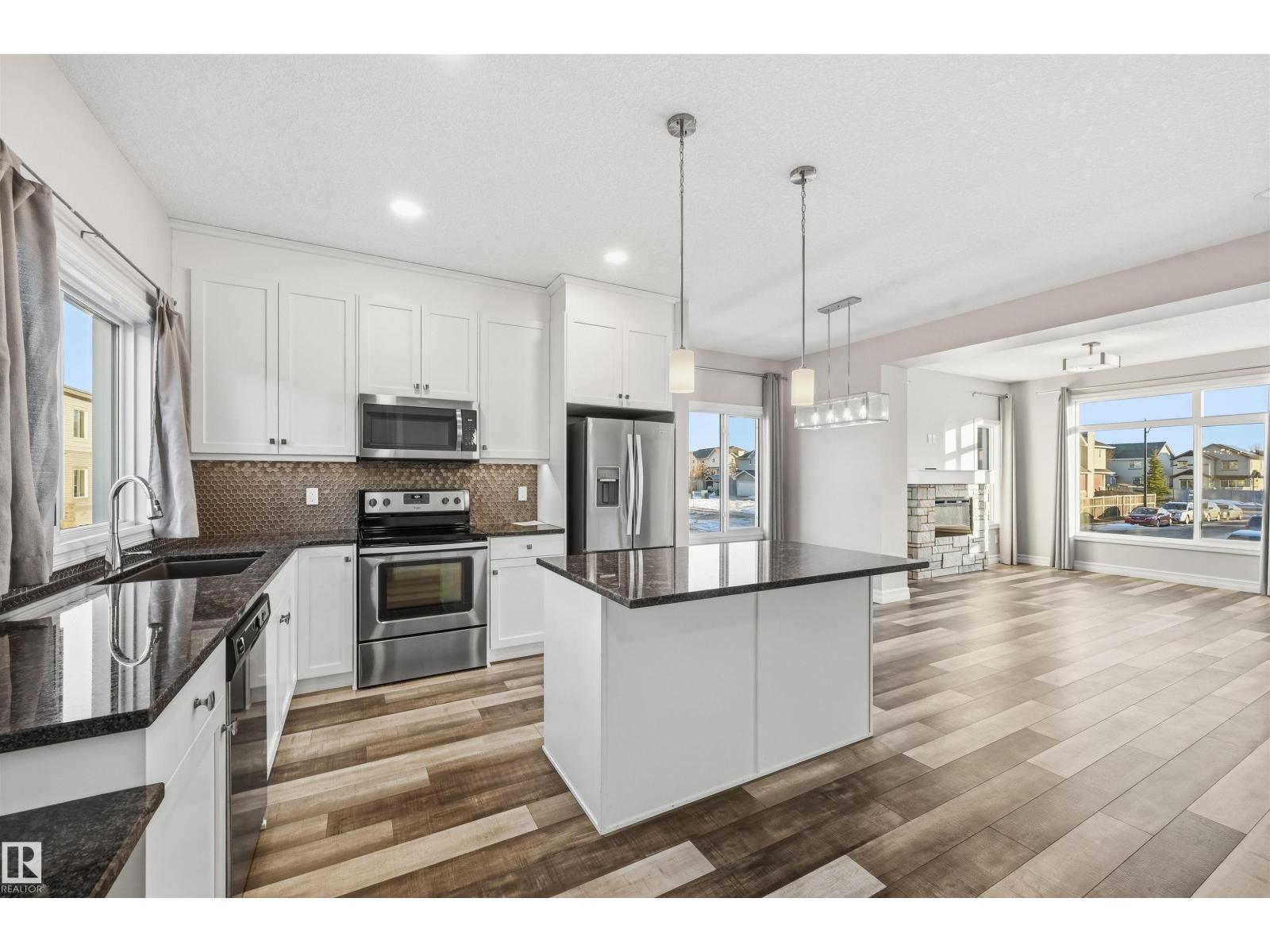 
          10 804 WELSH Drive SW
            <br/>
            <span>Edmonton</span>
            , 
            <span>AB</span>
             <span>T6X1Y8</span>
         - Photo 19