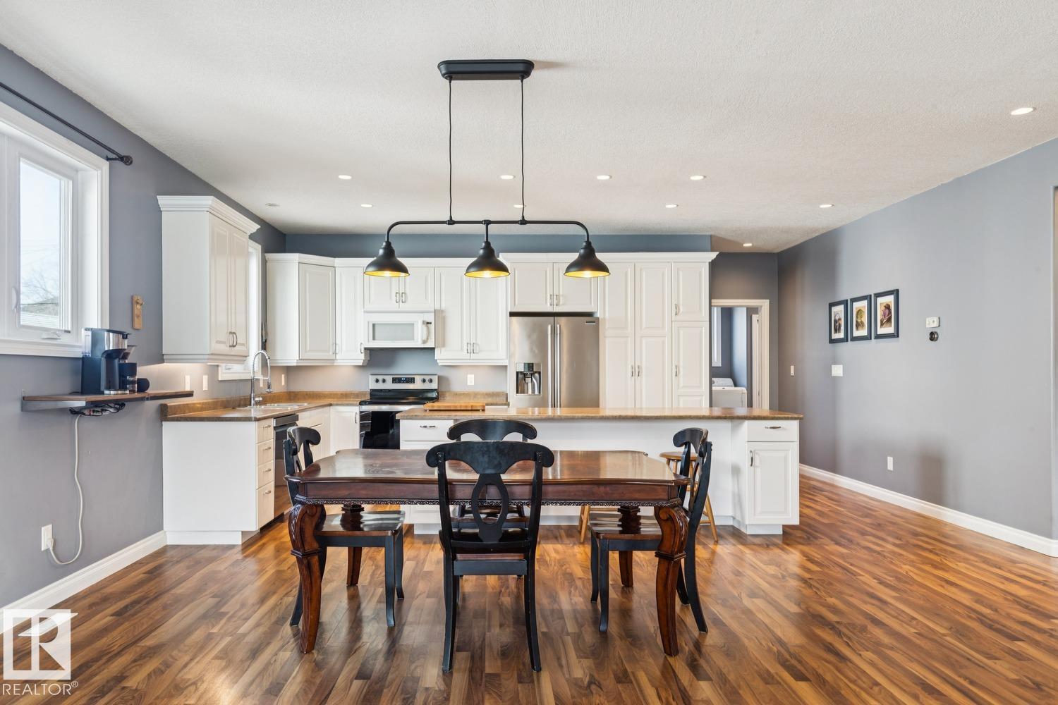11118 72 AV NW - 6