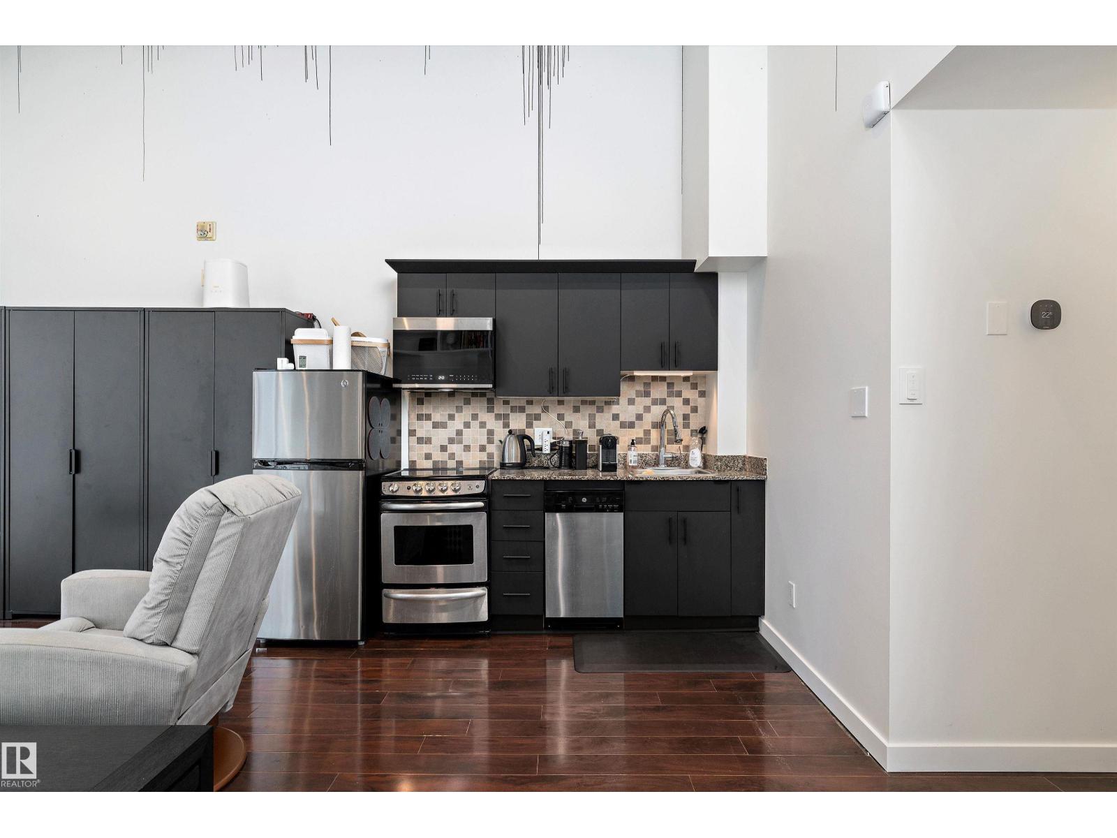 #1810 10024 JASPER AV NW - 15