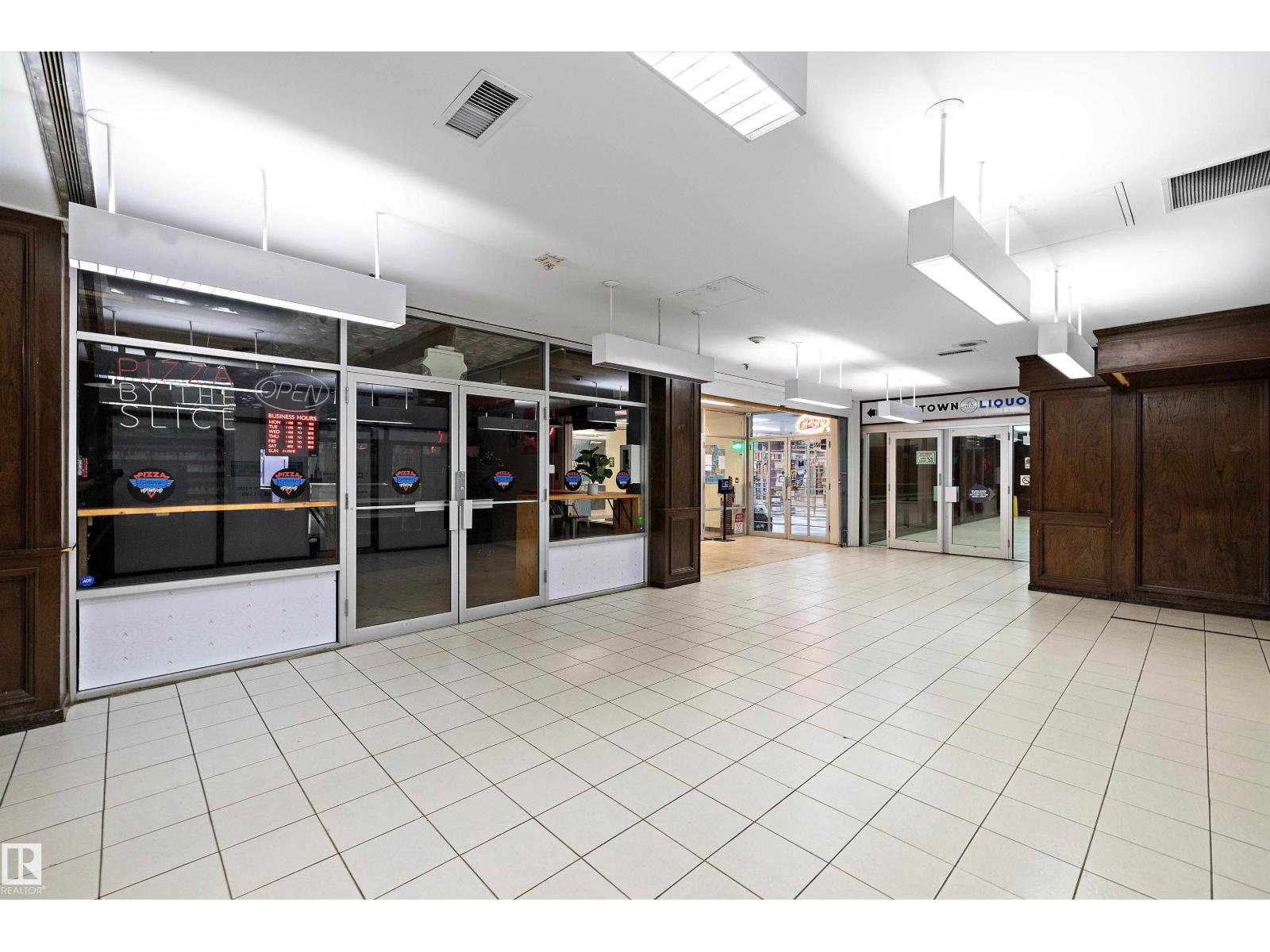 #1810 10024 JASPER AV NW - 34