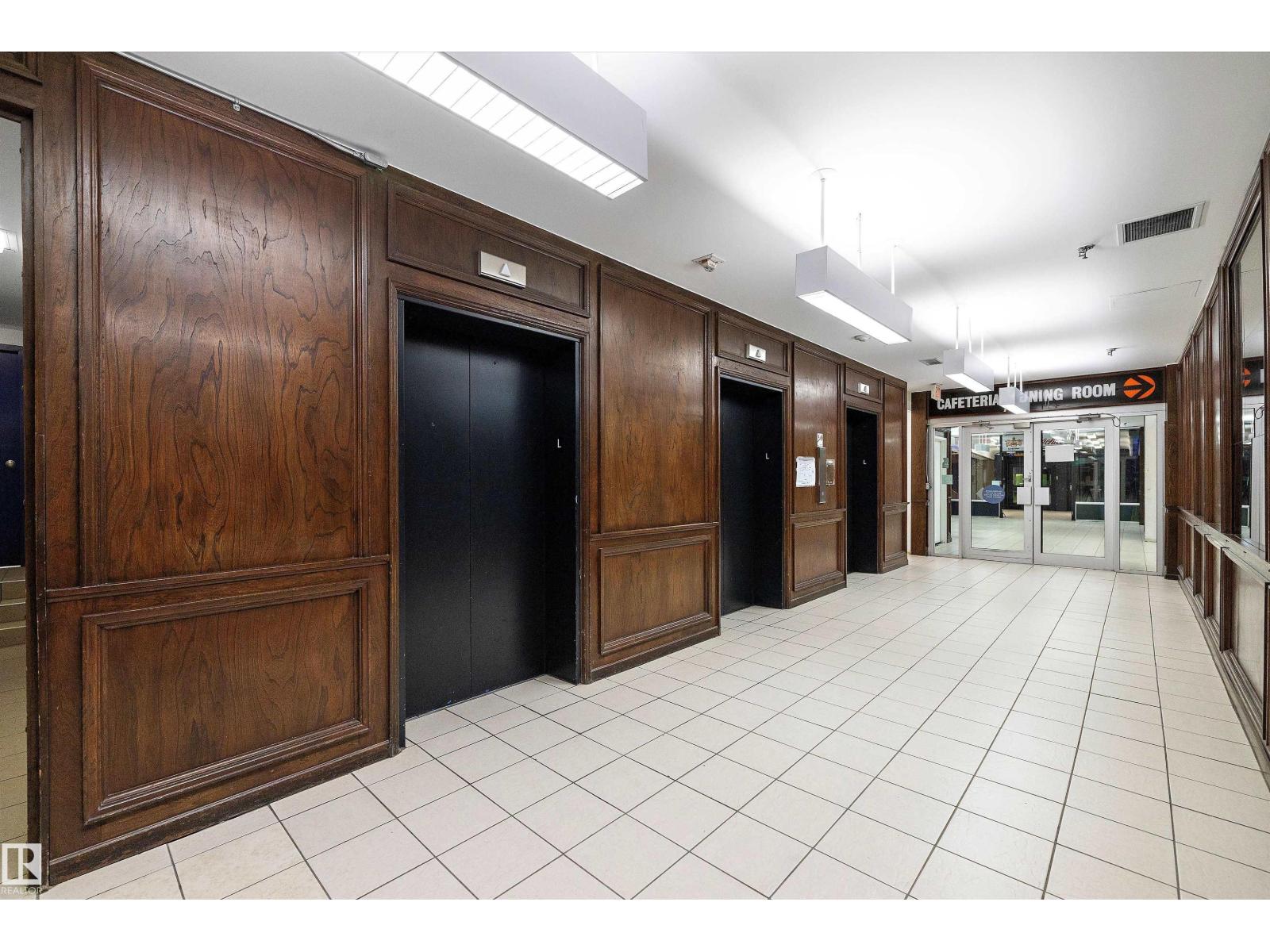 #1810 10024 JASPER AV NW - 32
