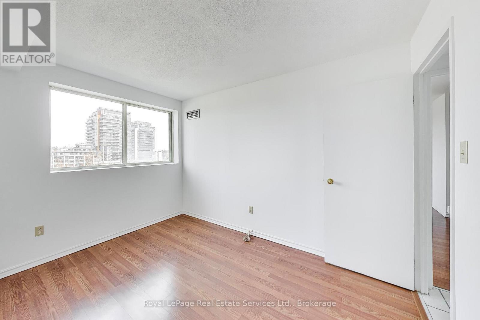 #611 5 WELDRICK ROAD W - 17