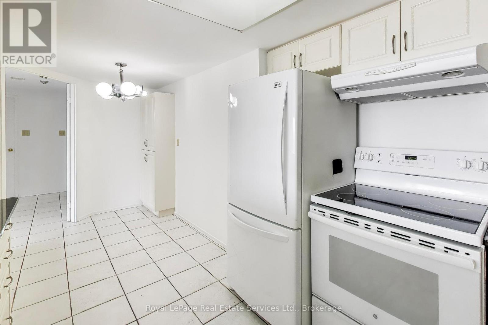 #611 5 WELDRICK ROAD W - 11