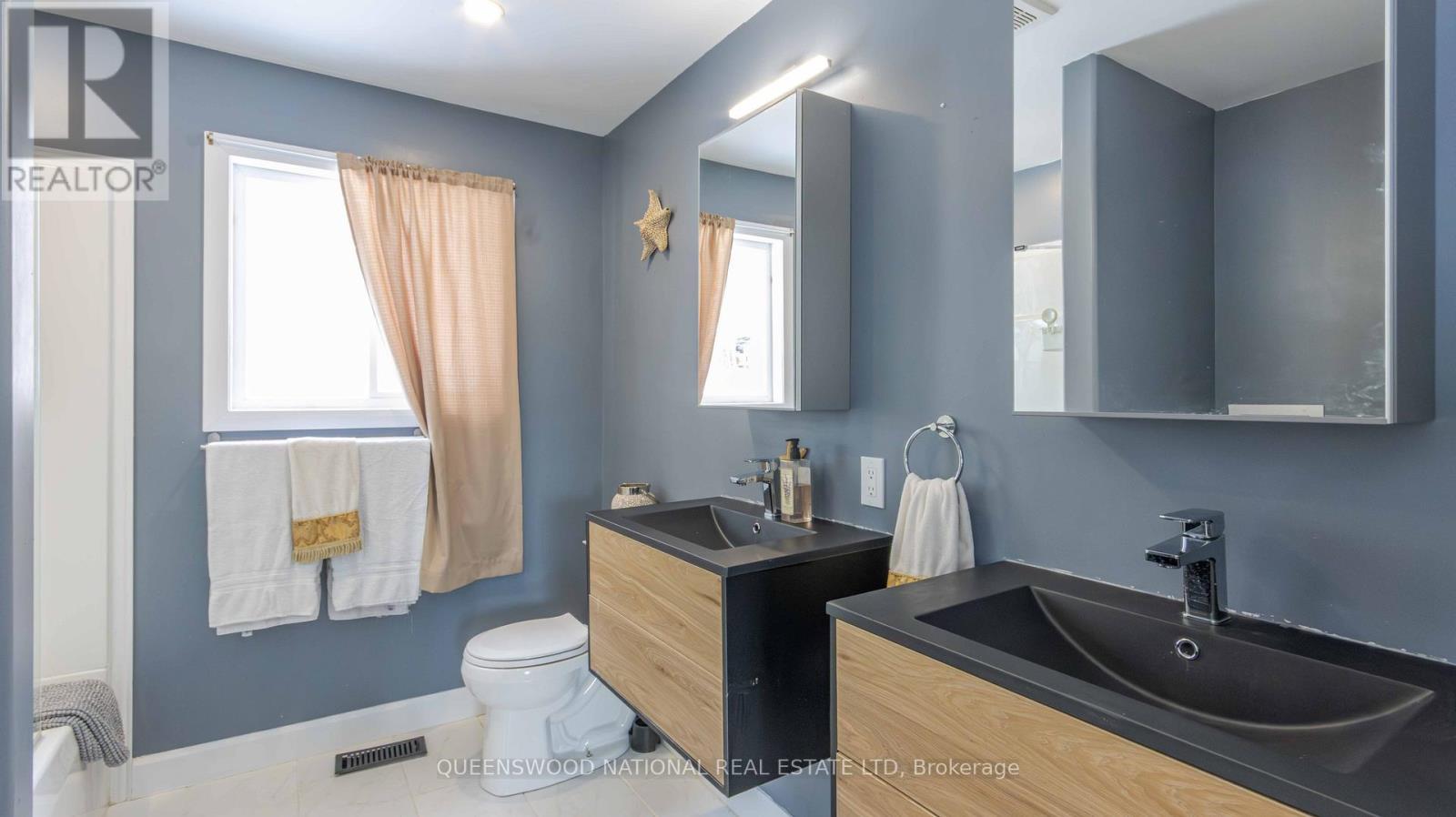 99 INGLIS STREET - 24