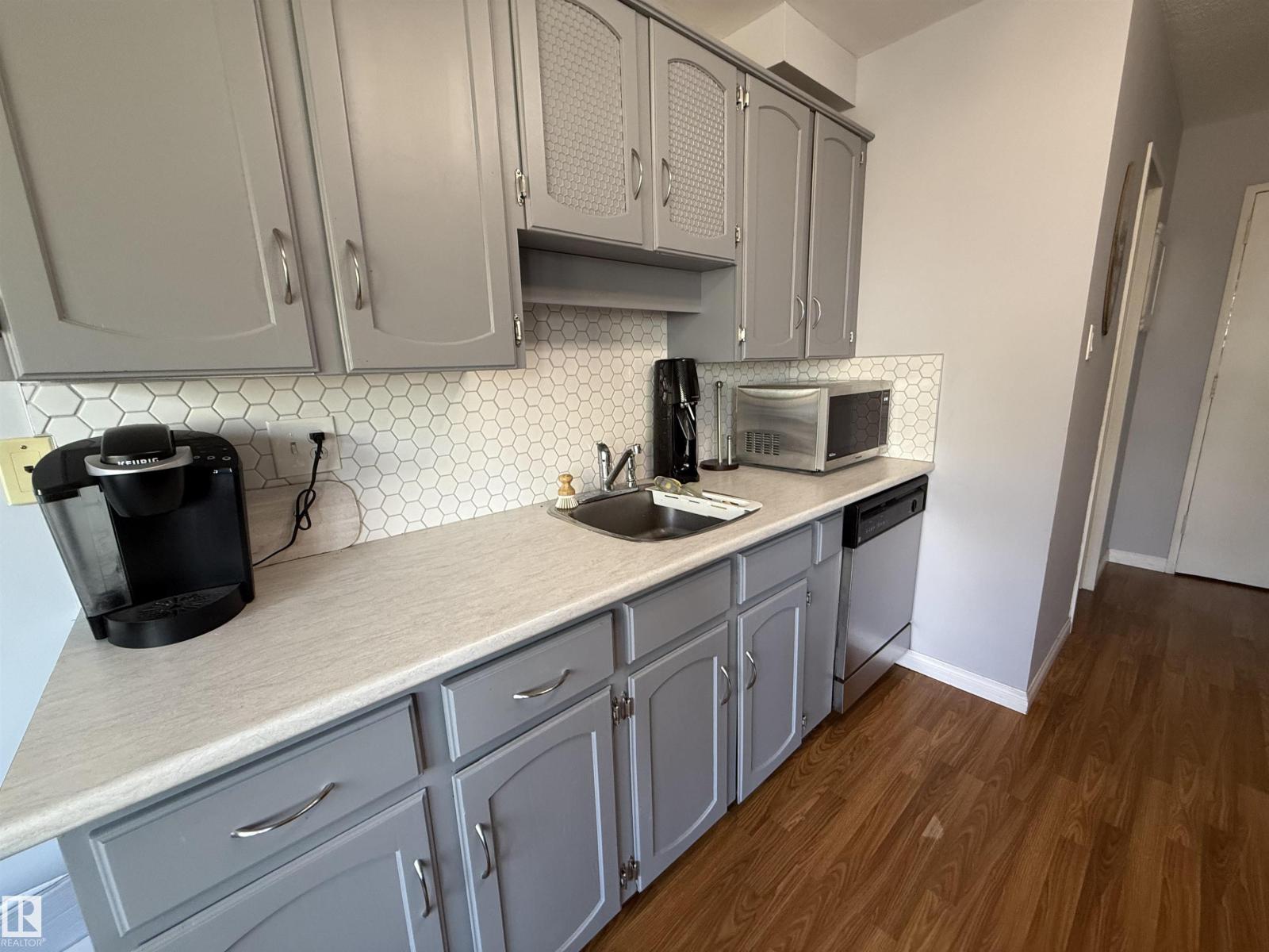 #207 7815 159 ST NW - 8