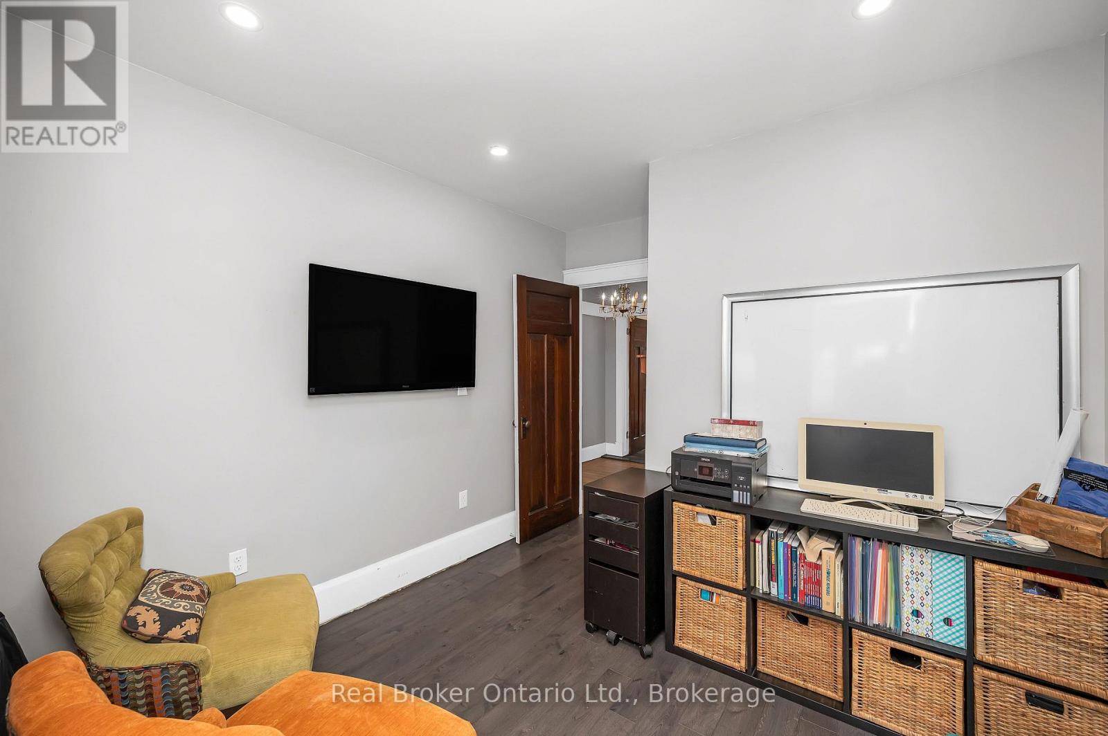 77 PROCTOR BOULEVARD — photo 25