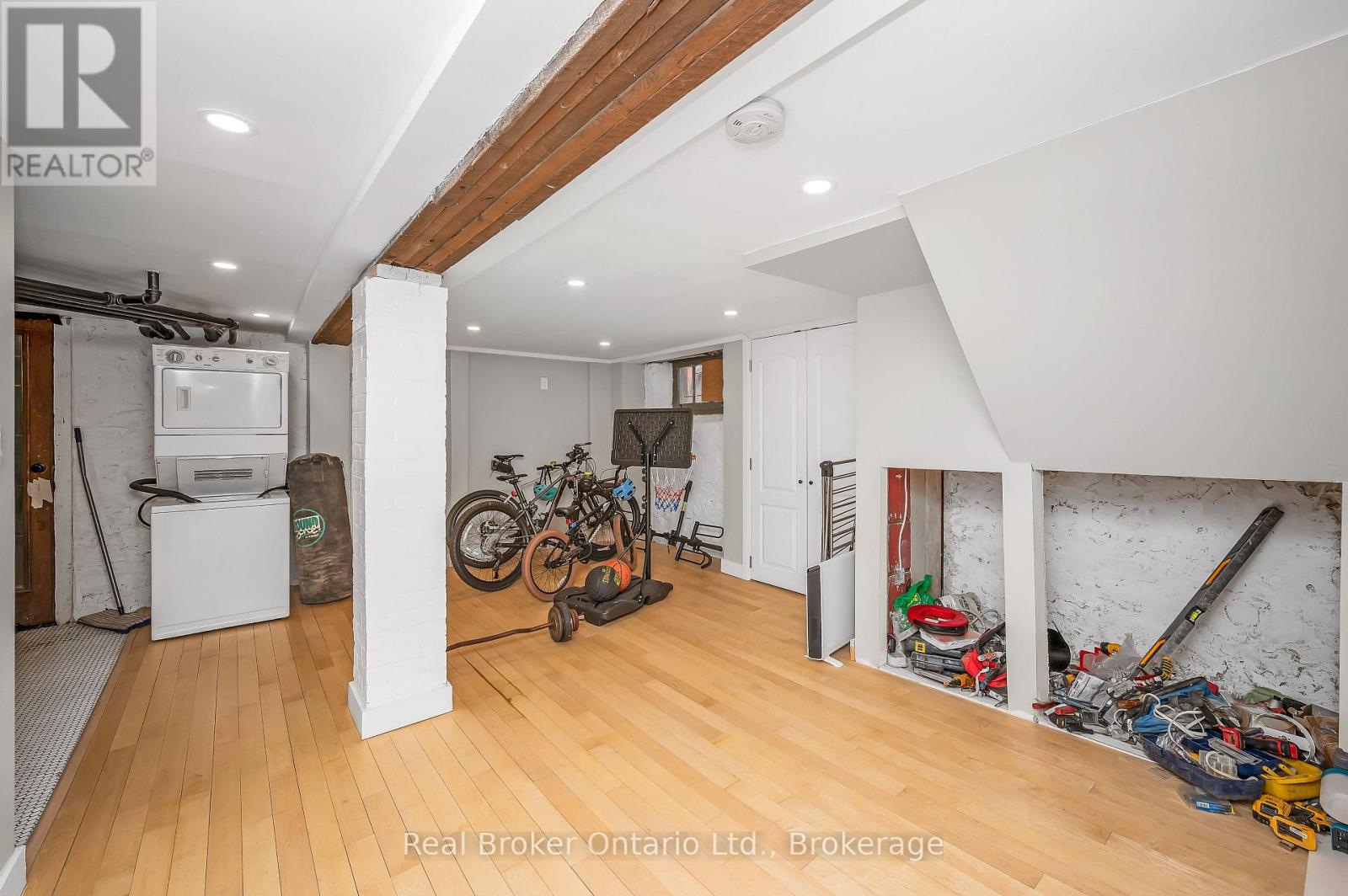77 PROCTOR BOULEVARD — photo 32