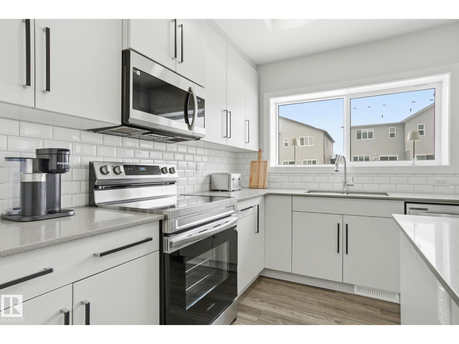 319 29 ST SW SW - 17