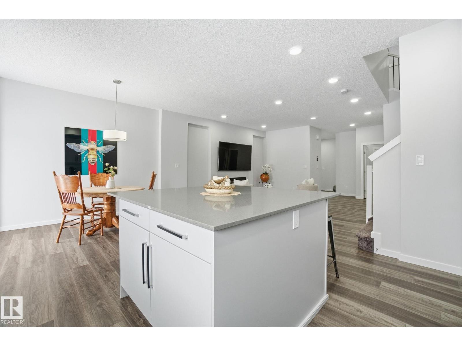 319 29 ST SW SW - 18
