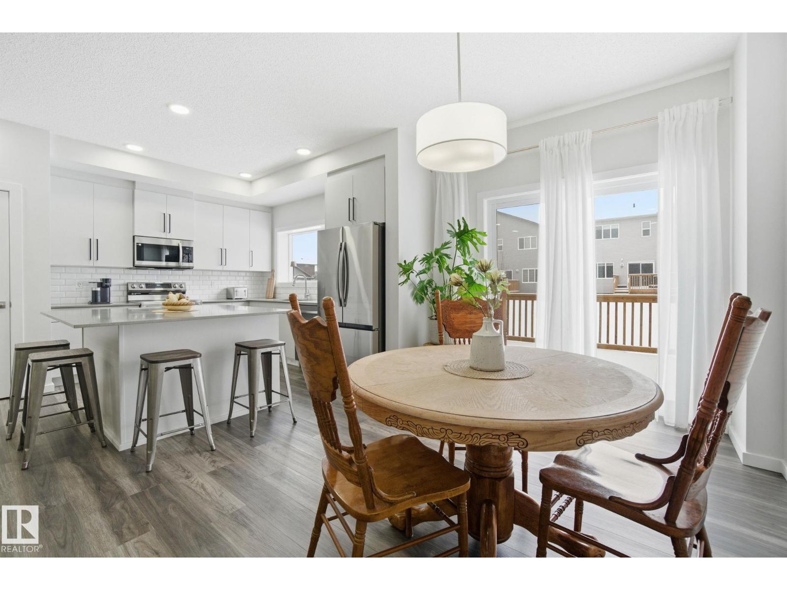 319 29 ST SW SW - 12