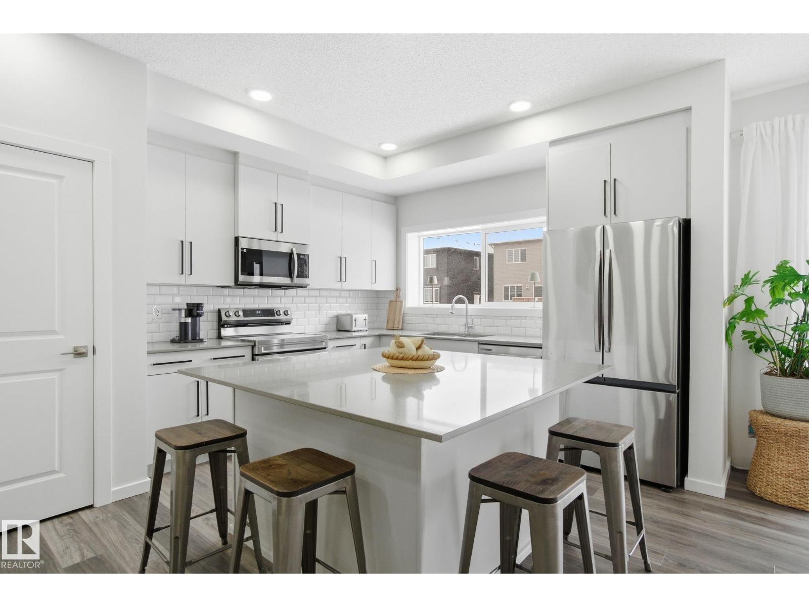 319 29 ST SW SW - 16